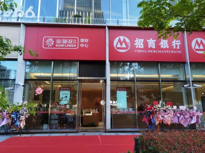 绿地外滩中心多元策略驱动升级激发区域消费新动能(图8)