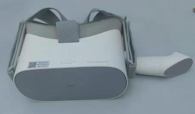 200多元的小米2KVR一体机！骁龙821+3G内存带体感手柄