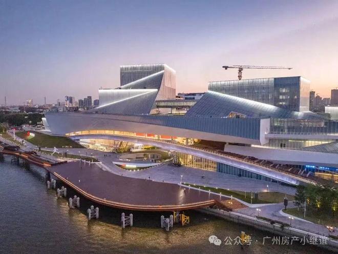 ⚡重磅官宣｜鹅潭1号售楼处发布：超30米L型环幕露台(图5)